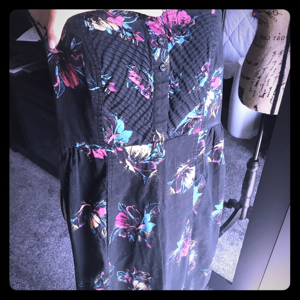 🍭 5/$20 Kimchi Blue Strapless Dress w/Pockets